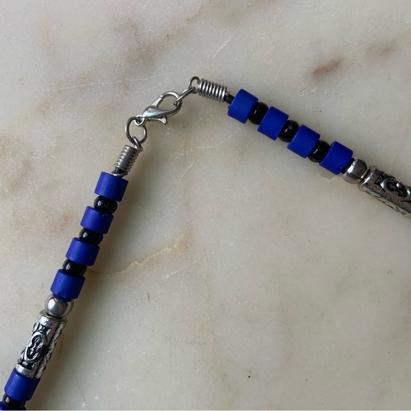 Faux Shark Tooth Necklace. - Picture 4 of 5